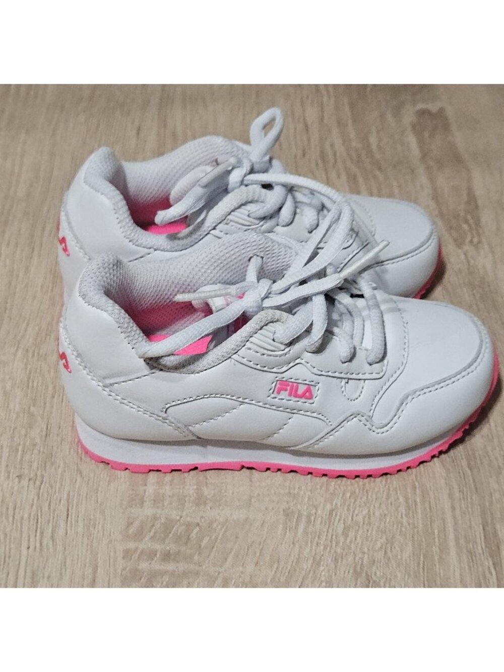 Fila Girls Size 9 Cress Lightweight Running Shoes Sneakers White & Pink